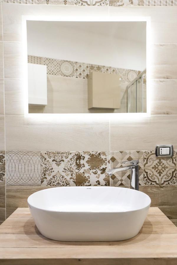 Cozy Apartment In Piazza Cavour By Wonderful Italy Neapel Exterior foto