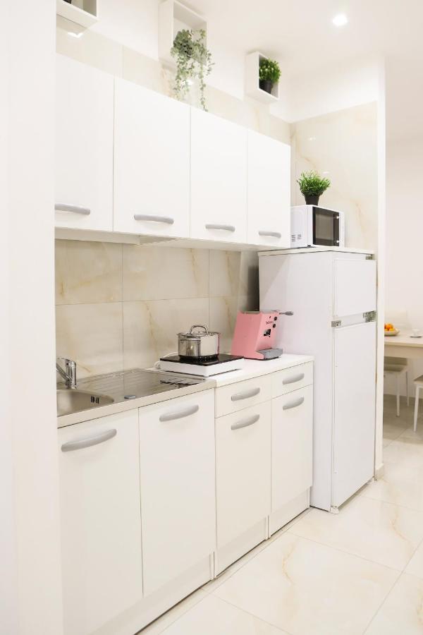 Cozy Apartment In Piazza Cavour By Wonderful Italy Neapel Exterior foto